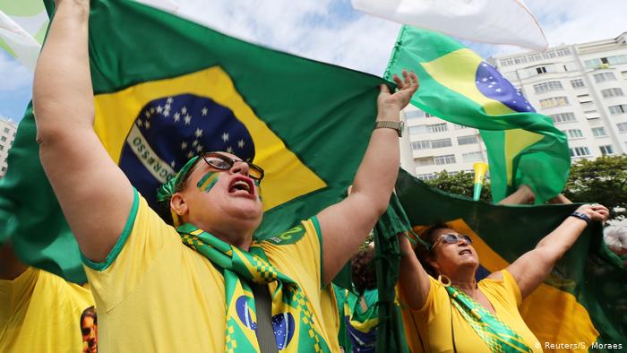 Alerta à democracia brasileira