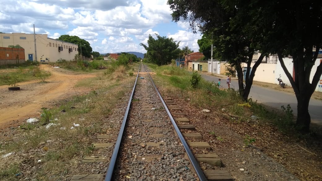 Moc pede retirada de trilhos da linha férrea ou construção de viadutos