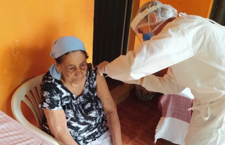 Montes Claros inicia vacinação de idosos da zona rural