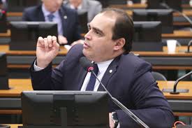 Marcelo Freitas comemora aprovação dos projetos de lei