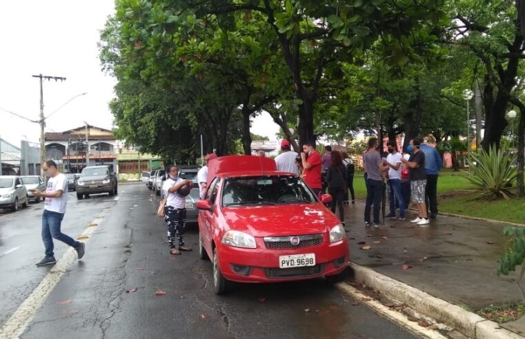 Protesto contra Bolsonaro tem carreata com apenas 20 veículos