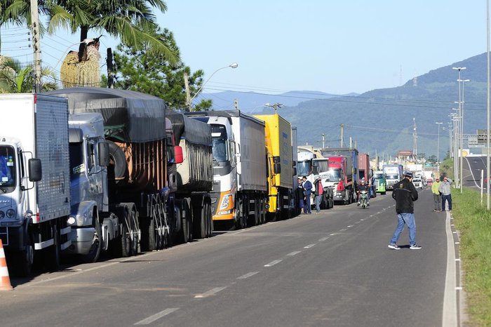 Paralisação dos caminhoneiros esvaziada no Norte de Minas