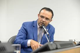 Deputado Zé Reis pede mais doses de vacina para ‘Onda Roxa’ da Covid-19