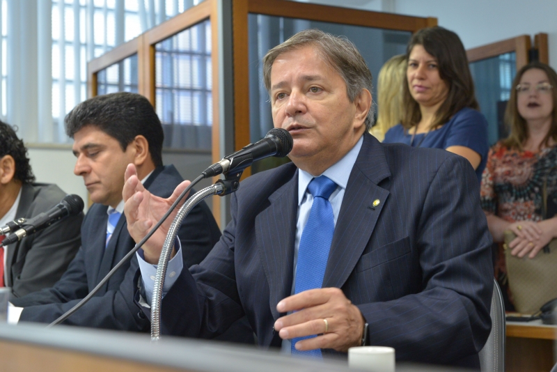 Carlos Pimenta sugere que Estado ajude UFMG a produzir vacina