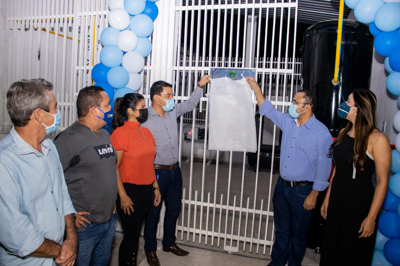Zé Reis e prefeito de Januária inauguraram usina de oxigênio
