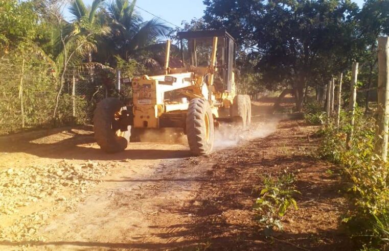 Prefeitura recupera estradas rurais em Montes Claros