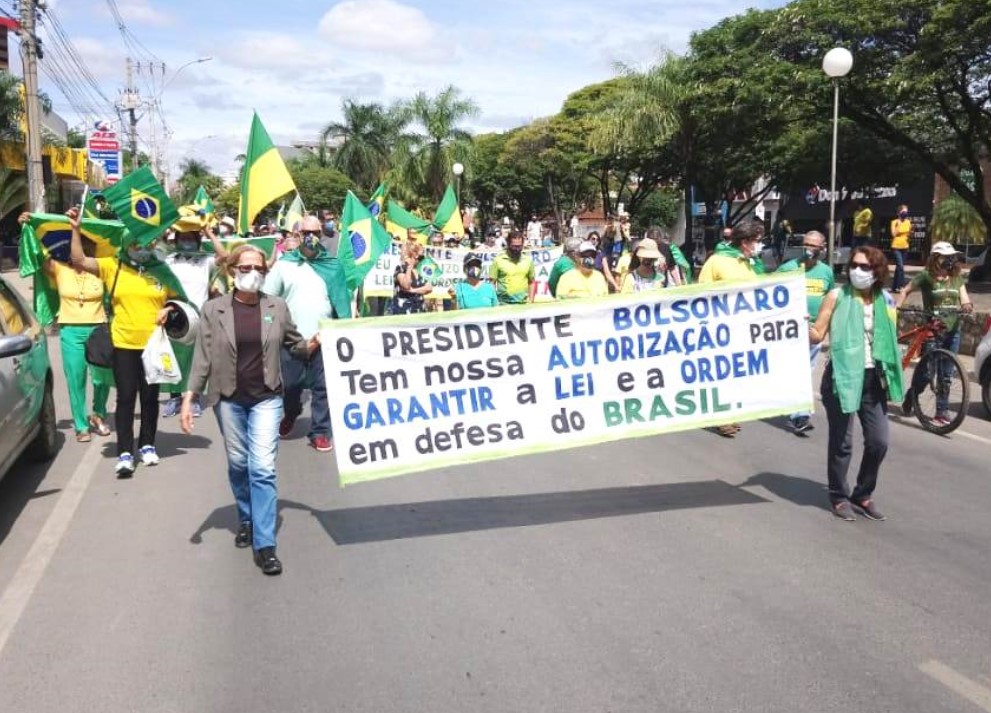 Manifestação a favor de Bolsonaro reivindica agenda 2030