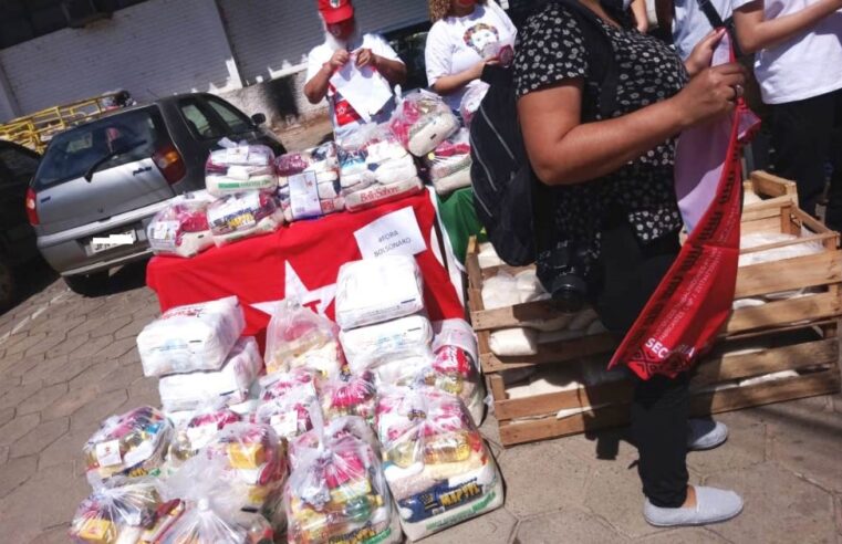 PT Solidário fez drive thru para receber doações de alimentos