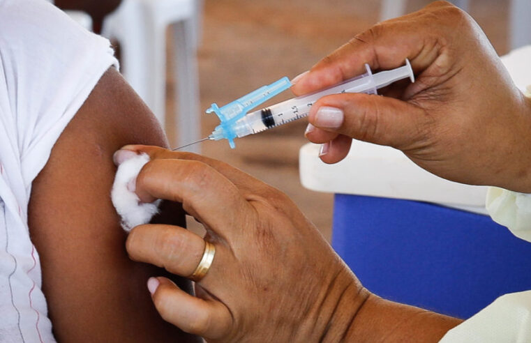 Nova remessa de vacinas vai reforçar a 2ª dose dos grupos prioritários