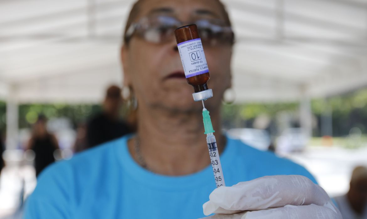 Vacinação contra a gripe será prorrogada e terá público ampliado