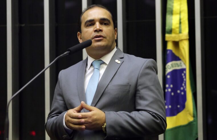 Deputado federal Delegado Marcelo Freitas destina recursos para a saúde de Janaúba
