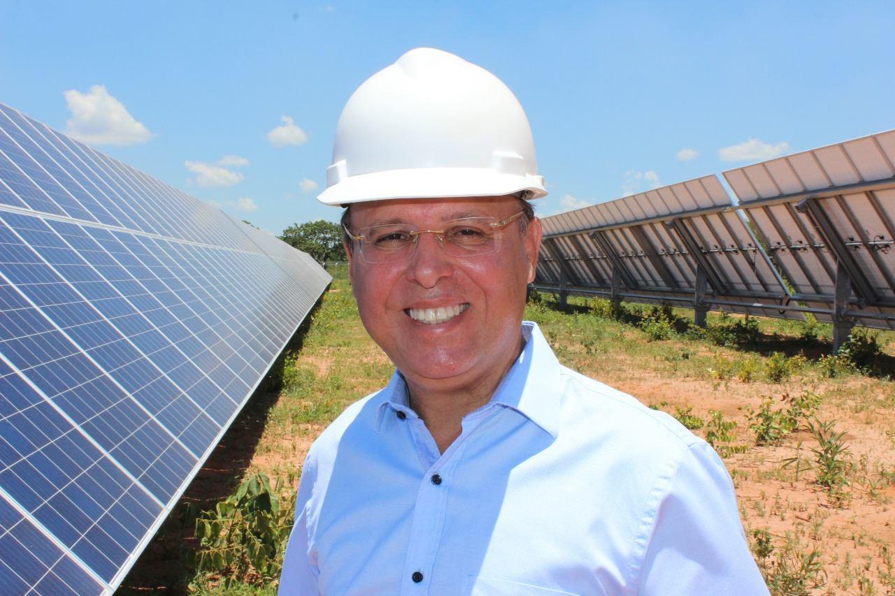 Gil Pereira comemora avanço da energia solar ao atingir 10 GW no Brasil