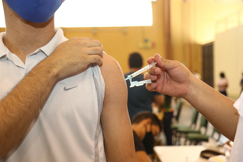 Pirapora vacina pessoas com 18 anos contra a Covid nesta semana