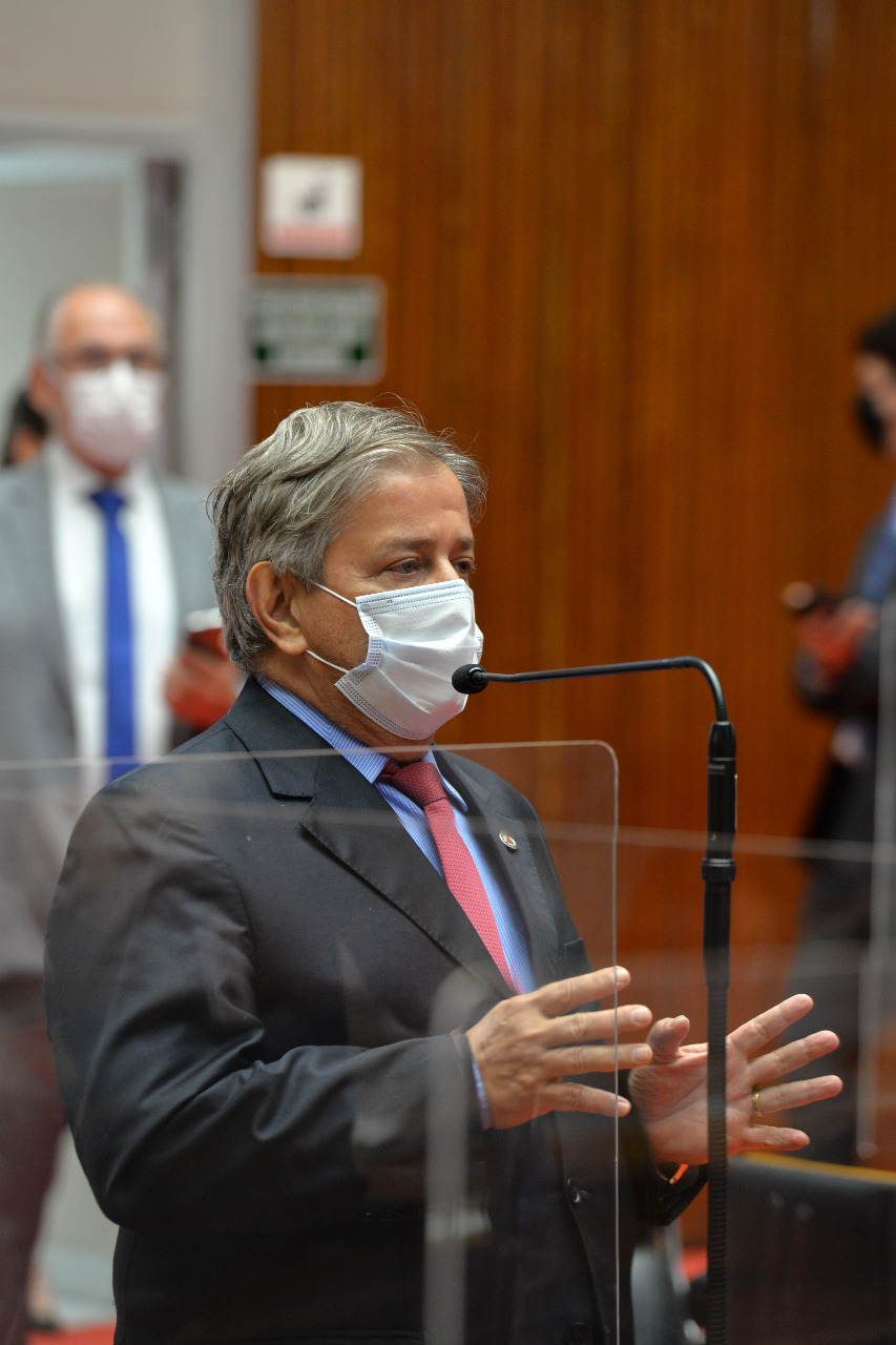 Carlos Pimenta propõe debate sobre a seca em Minas Gerais
