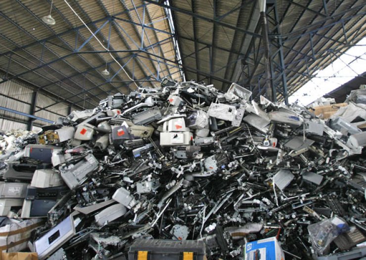 Prefeitura de Pirapora e SAAE firmam parceria para coleta de lixo eletrônico