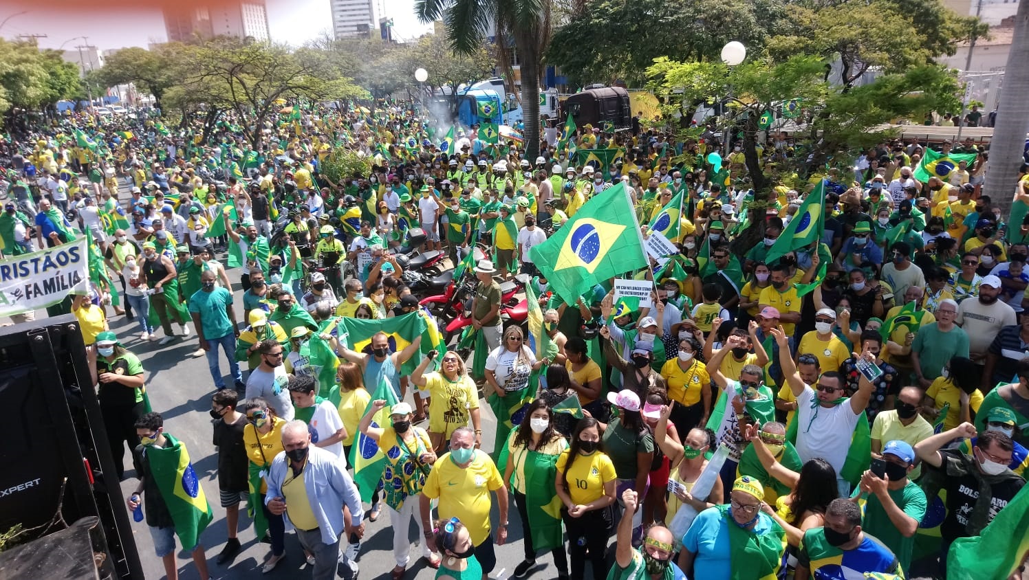 Número de participantes em evento pró Bolsonaro em Moc surpreende organicação