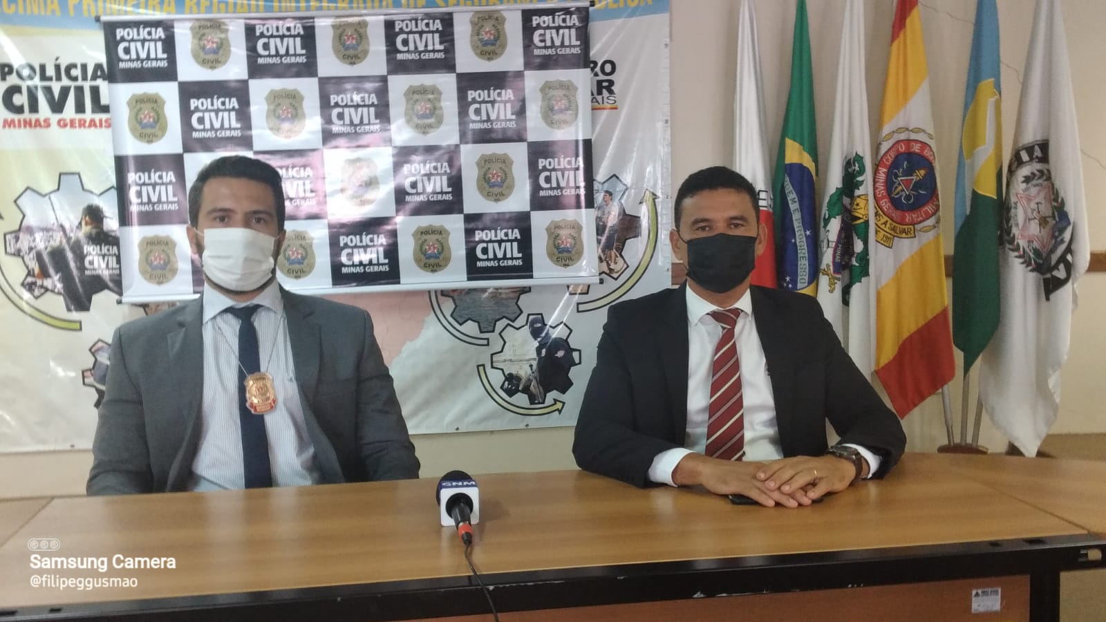 PC de Minas Gerais promove a prisão em flagrante de dois homens, suspeitos de incidirem na prática de crime de comércio de entorpecentes e associação para o tráfico