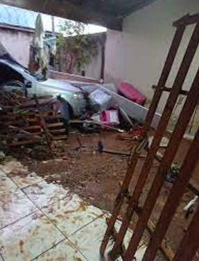 Município compra telhas para atender vítimas de chuva com granizo