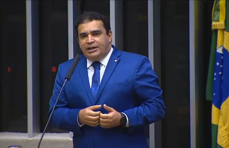 Marcelo Freitas comemora aprovação de PEC que viabilizará o Auxílio Brasil