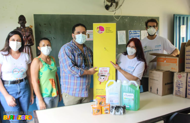 Escola de Buritizeiro recebem kits educativos, de higiene e EPI’s