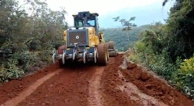 Prefeitura retoma manutenção e recuperação de estradas rurais de Padre Carvalho