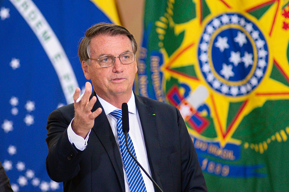 Presidente Jair Bolsonaro (PL) edita decreto e ajusta IPI sobre automóveis