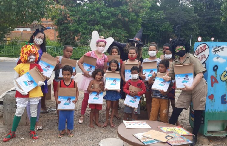 Projeto do município distribui livros a crianças em Moc