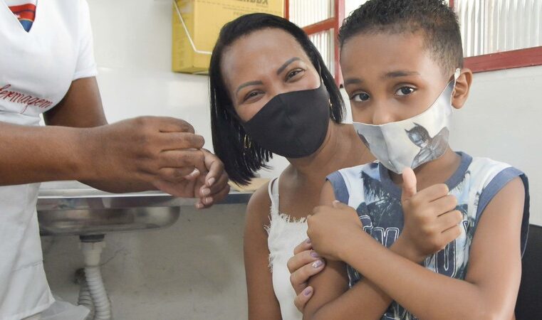 Governo de Minas inicia nesta segunda-feira distribuição de 400 mil doses de Coronavac para vacinar crianças