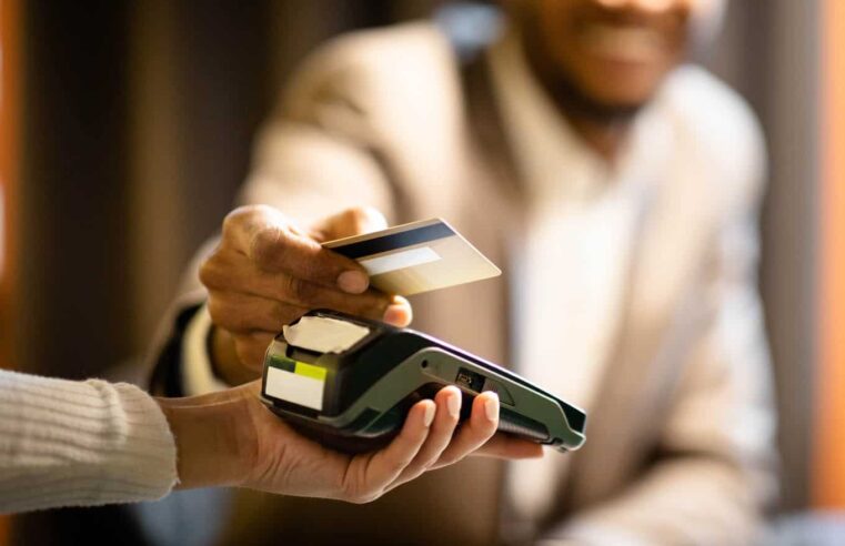 Cartão de débito é a nova tendência para o e-commerce