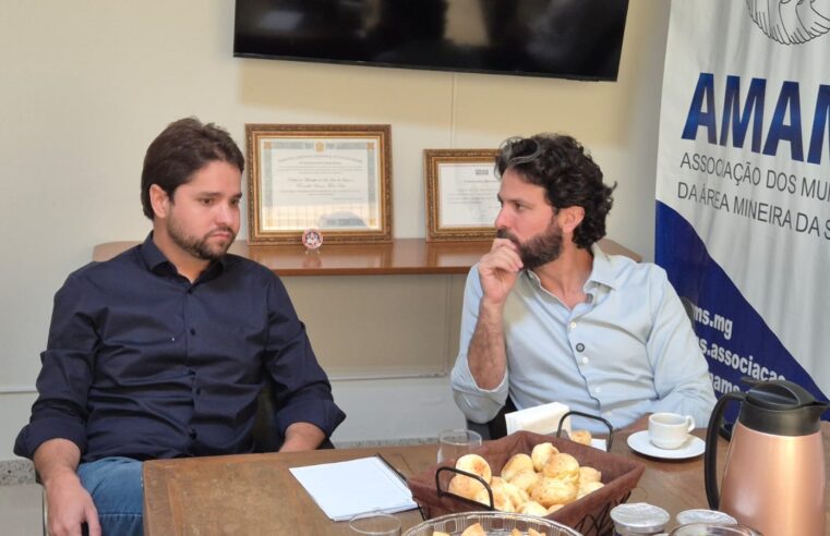 Secretário de Estado de Governo Marcelo Aro realiza agenda na AMAMS