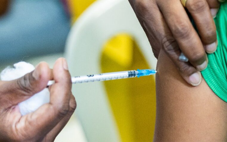 Em Minas Gerais, Saúde reforça a importância da vacinação contra a gripe com a chegada do inverno