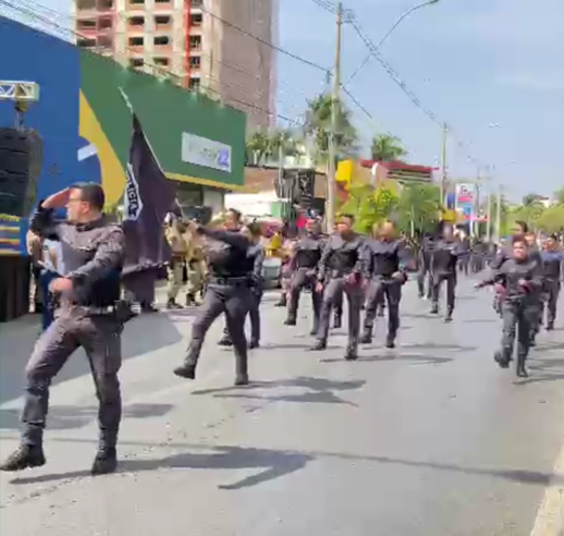 HOMENAGENS E ESPETÁCULO | Grande público participa do Desfile da Independência em Montes Claros