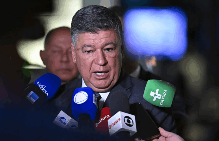 Investigado por fraudes no INSS fica em silêncio na CPMI e aumenta suspeitas