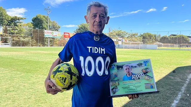 Celebração dos 1000 gols marcados por Tidim