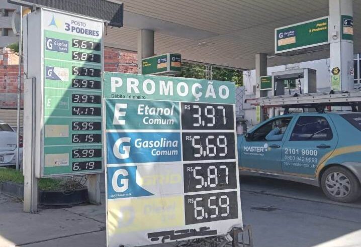 Postos aproveitam ‘vácuo’ e sobem preço de combustível