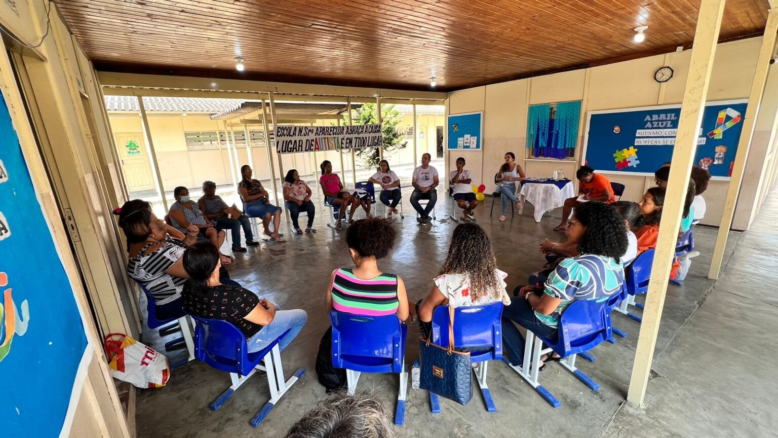 Abril Azul em Pirapora leva conhecimento sobre o autismo para creches e escolas