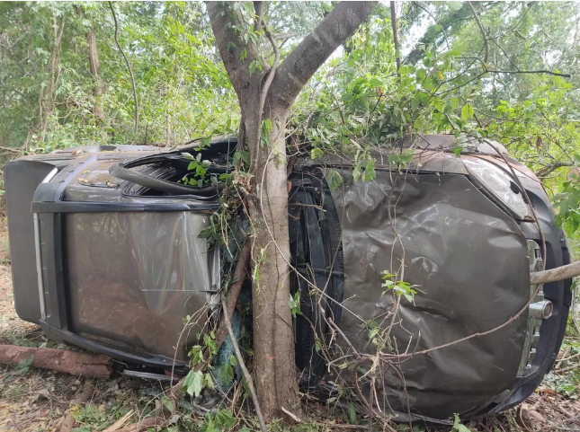 MG-202 | Casal e filha ficam feridos em acidente de carro