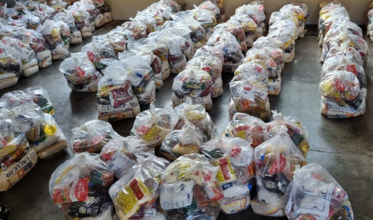 Pirapora distribui 5,3 mil kits de alimentação escolar para alunos da rede municipal