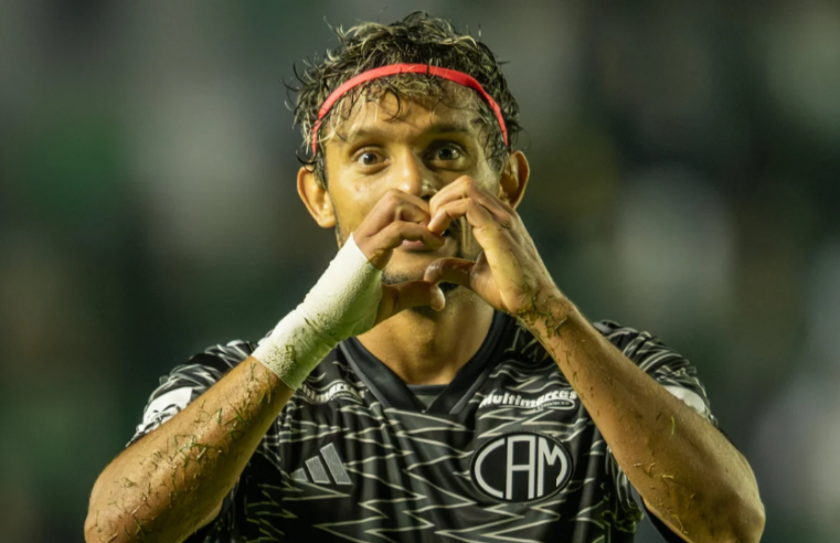 Atlético homenageia Scarpa em aniversário e meia responde com mensagem de carinho nas redes sociais