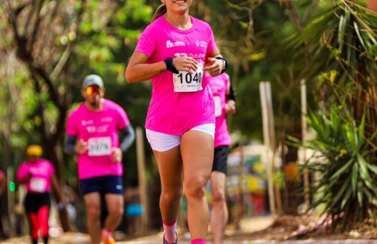 Montes Claros celebra o Outubro Rosa com corrida de rua que mobiliza centenas de atletas no Parque Milton Prates