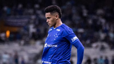 GAROTO DA TOCA NA CHAMPIONS | Vendido pelo Cruzeiro, joia de 17 anos disputará a Champions pelo Dortmund