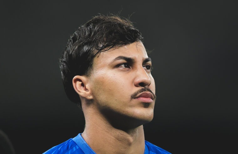 Ex-jogadores defendem Kaio Jorge após lance polêmico e cobram mais protagonismo do Cruzeiro