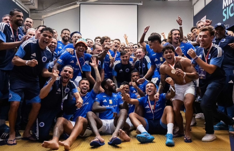 Bastidores revelam emoção e discursos marcantes na conquista do Cruzeiro sobre o Atlético no Mineiro