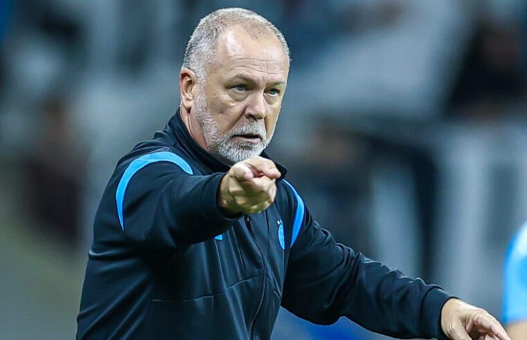 CRUZEIRO | Mano usa Cruzeiro como exemplo após derrota do Grêmio para o lanterna