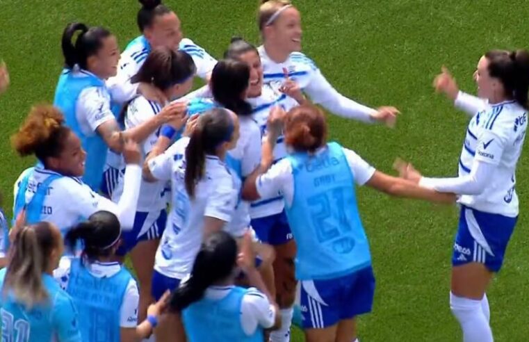 Avassalador, Cruzeiro bate Palmeiras e fica perto da final do Brasileiro Feminino