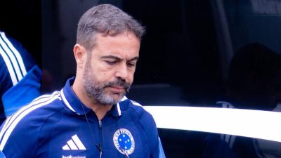 ‘MEU TRABALHO FICA SIMPLIFICADO’ | A cena no vestiário que orgulhou Artur Jorge