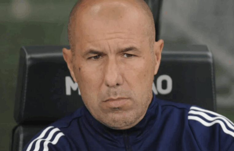 Jardim expressa preocupação com cartões e alerta para sequência decisiva do Cruzeiro