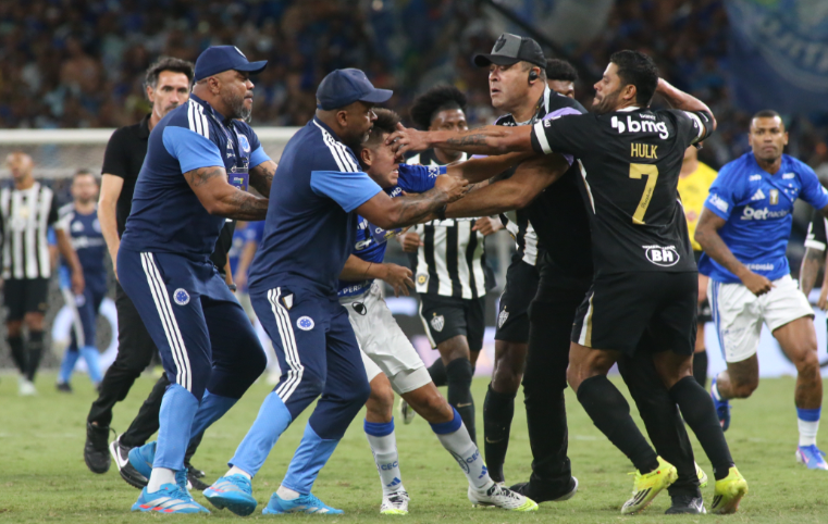 Julgamento de jogadores de Atlético e Cruzeiro é cancelado, mas punições são definidas pelo TJD