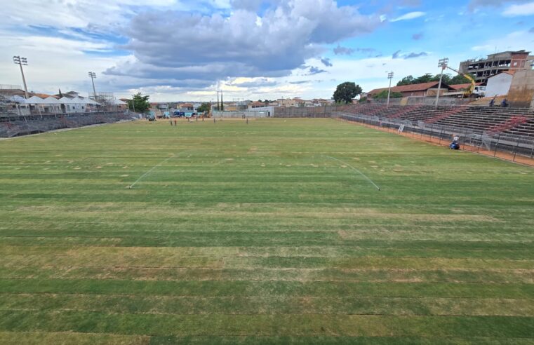 TAPETE VERDE | Prefeitura conclui gramado do Estádio “Juvenção” e avança na preparação para o Mineiro 2026