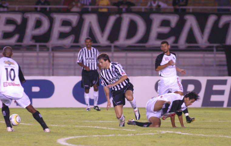 ANO TRAUMÁTICO | Clube Atlético Mineiro caiu diante do Ceará Sporting Club na Copa do Brasil e acabou rebaixado em 2005